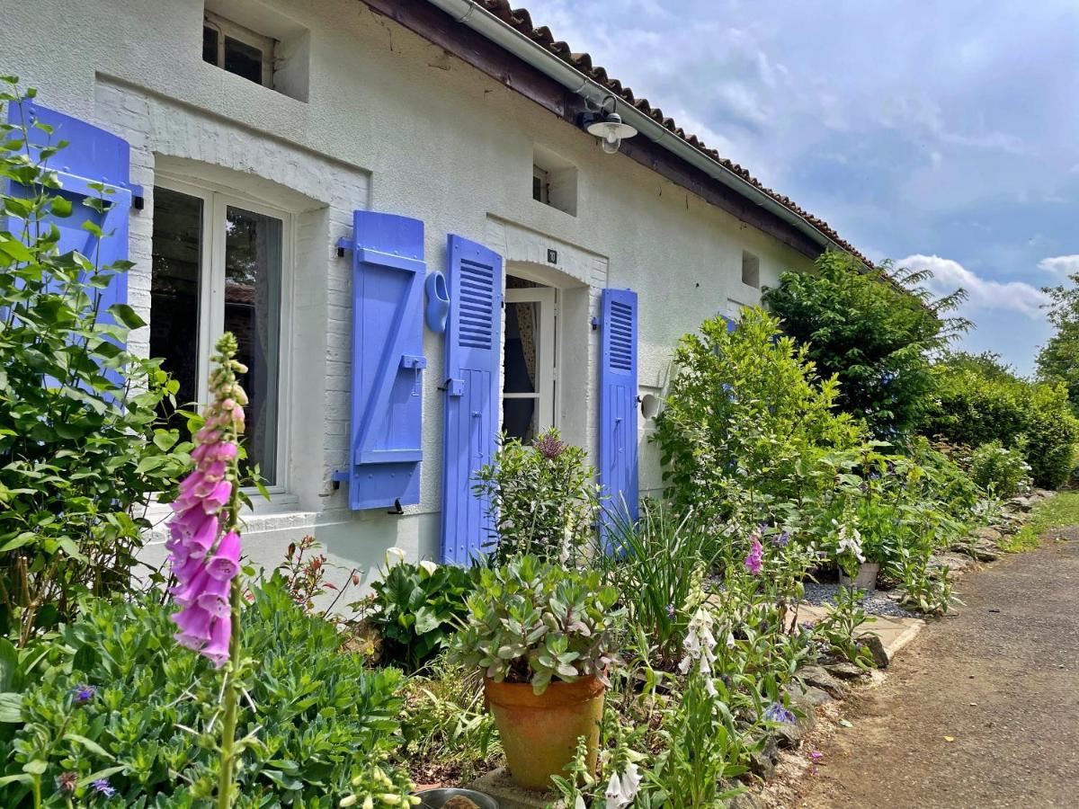 Champs Chevrier Villa Mezieres-sur-Issoire Exterior foto