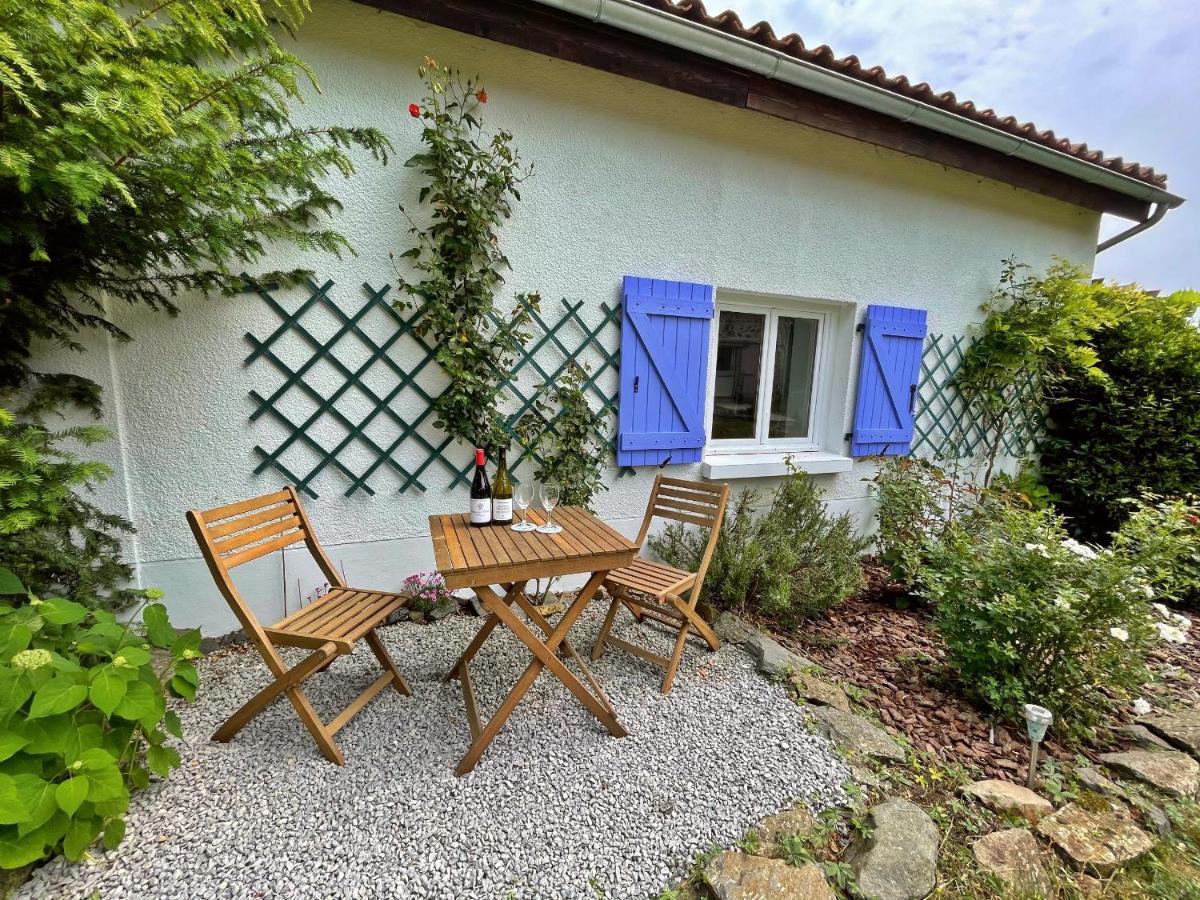 Champs Chevrier Villa Mezieres-sur-Issoire Exterior foto